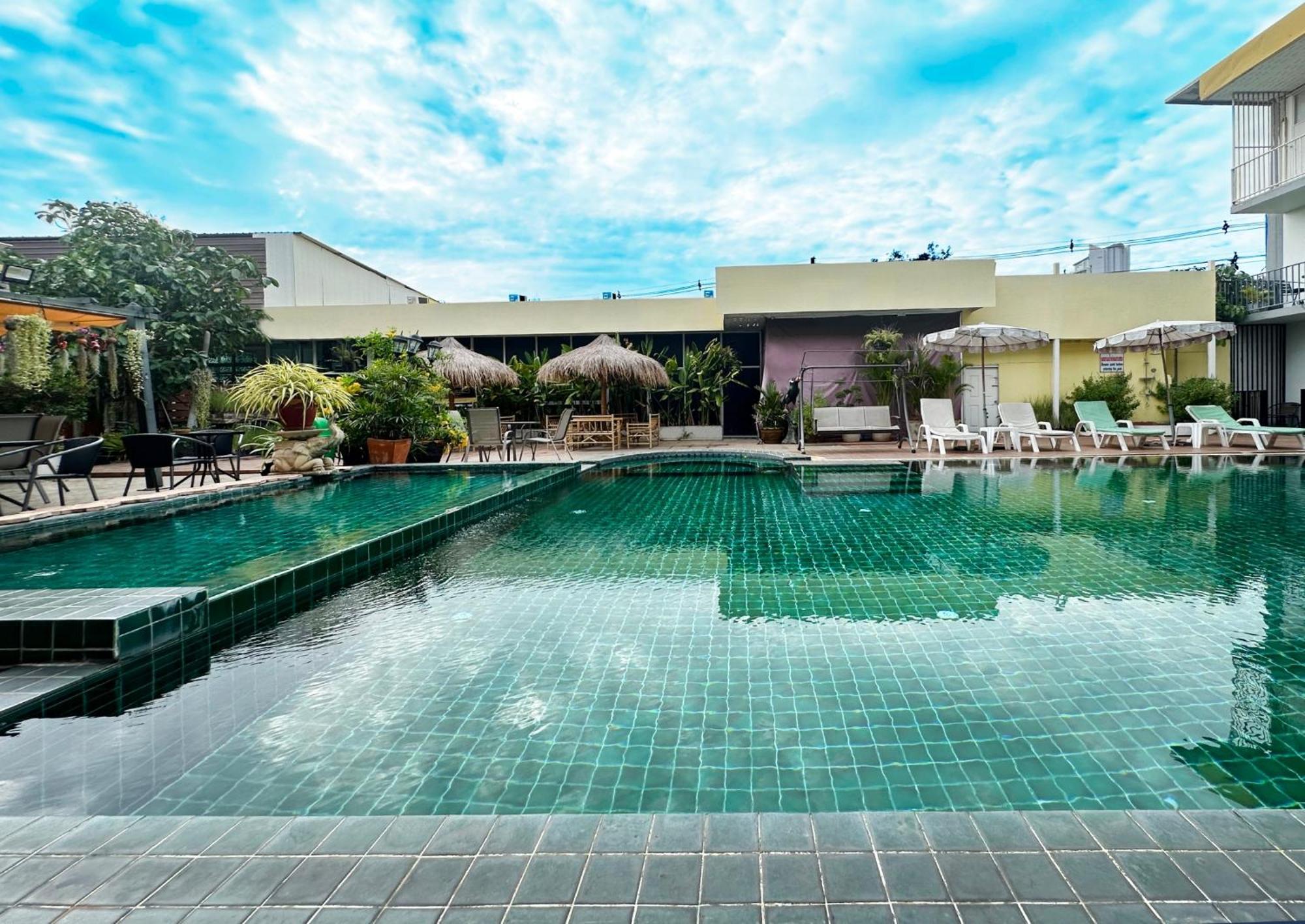 Anantra Pattaya Resort Bagian luar foto